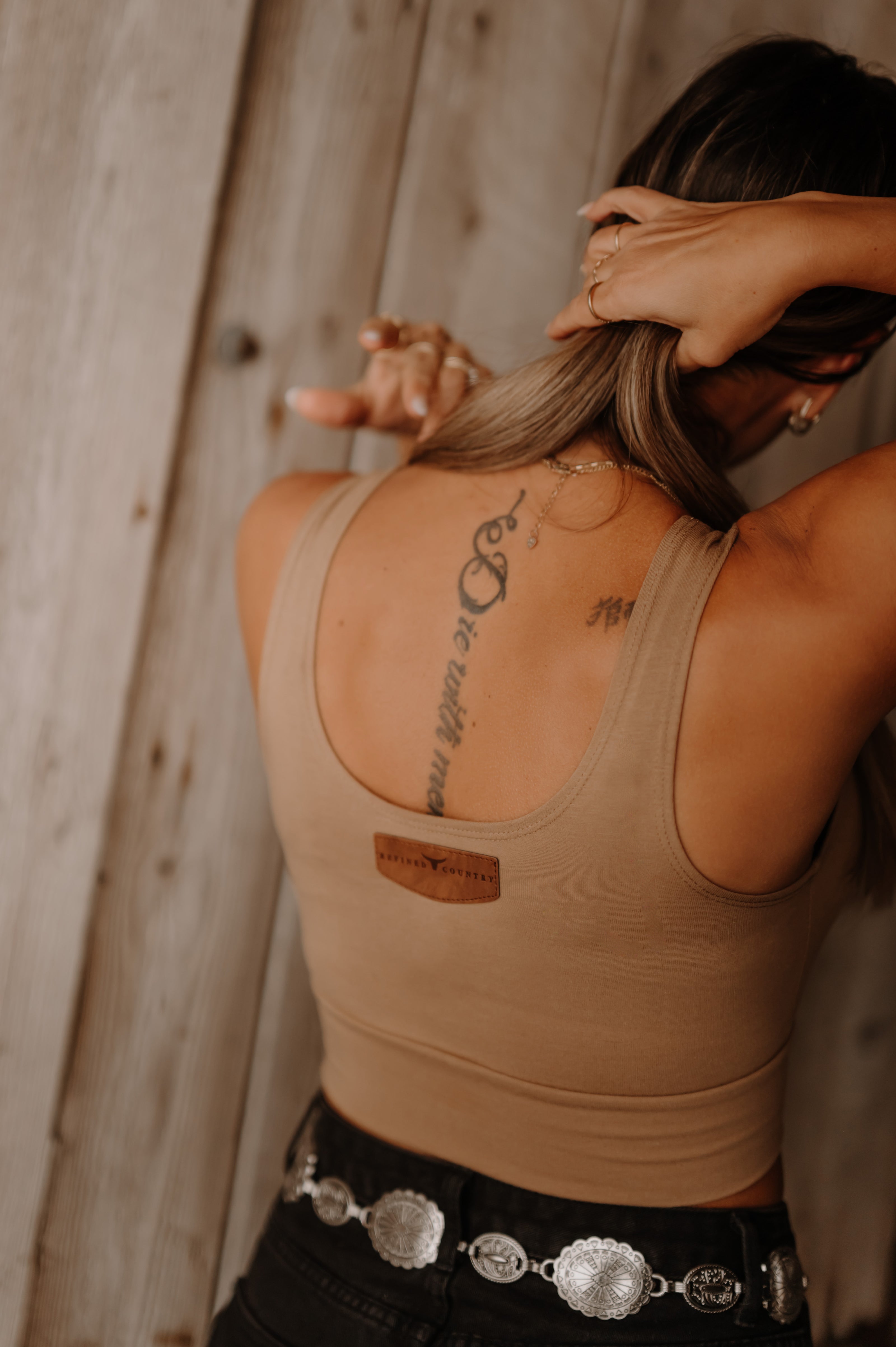 Camisole Crop Camel vue derrière avec pièce de cuir