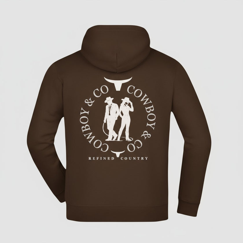 Hoodie brun au dos le logo Le Duo C&C deux silhouettes — un cowboy et une cowgirl encadrées par deux têtes de longhorn stylisées et le texte “COWBOY & CO – REFINED COUNTRY