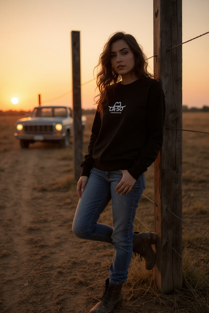 Crew neck noir, vue devant avec logo de La-So au centre de de la poitrine